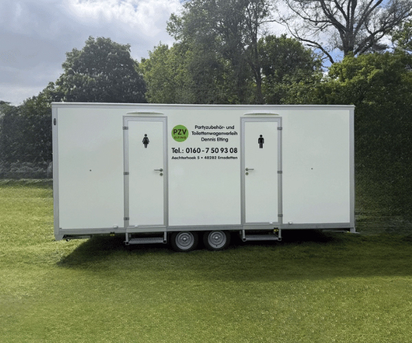 Großer Toilettenwagen 3&1 von PZV Elting auf Veranstaltungsfläche